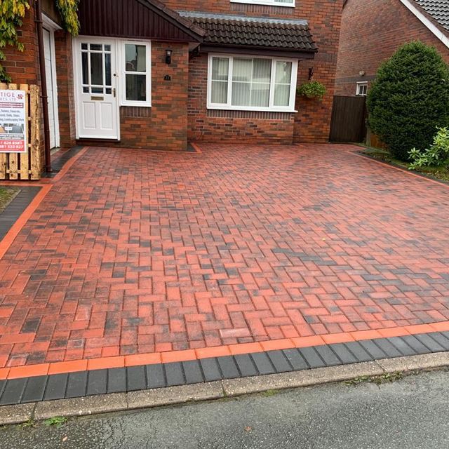 Block Paving Manchester, Stockport, Salford, Trafford, Bolton, Bury, Rochdale, Tameside, Cheshire, Knutsford, Wilmlsow, Crewe, Alderley Edge, Mobberley, Holmes Chapel, Congleton, Macclesfield, Sandbach