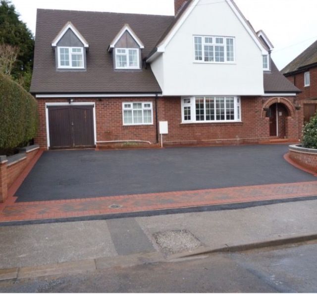 Tarmac Driveway Manchester, Stockport, Salford, Trafford, Bolton, Bury, Rochdale, Tameside, Cheshire, Knutsford, Wilmlsow, Crewe, Alderley Edge, Mobberley, Holmes Chapel, Congleton, Macclesfield, Sandbach