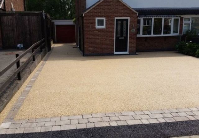 Resin Driveway Manchester, Stockport, Salford, Trafford, Bolton, Bury, Rochdale, Tameside, Cheshire, Knutsford, Wilmlsow, Crewe, Alderley Edge, Mobberley, Holmes Chapel, Congleton, Macclesfield, Sandbach