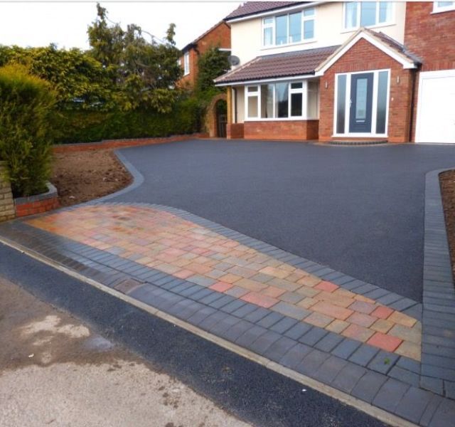 Tarmac Driveway Manchester, Stockport, Salford, Trafford, Bolton, Bury, Rochdale, Tameside, Cheshire, Knutsford, Wilmlsow, Crewe, Alderley Edge, Mobberley, Holmes Chapel, Congleton, Macclesfield, Sandbach