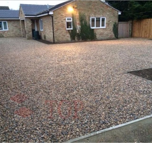 Gravel Driveway Manchester, Stockport, Salford, Trafford, Bolton, Bury, Rochdale, Tameside, Cheshire, Knutsford, Wilmlsow, Crewe, Alderley Edge, Mobberley, Holmes Chapel, Congleton, Macclesfield, Sandbach